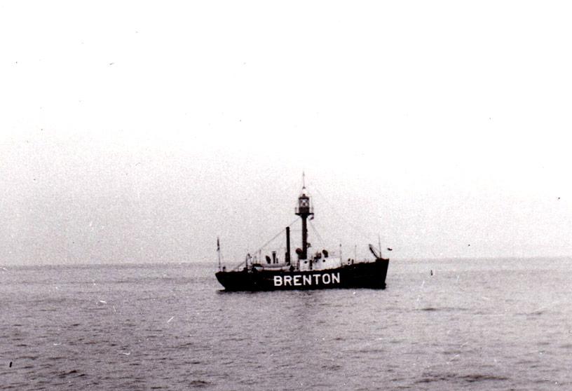 Brenton Reef Lightship LV-102/WAL-525