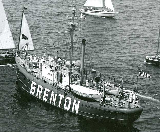 Brenton Reef Lightship LV-102/WAL-525 on Station5