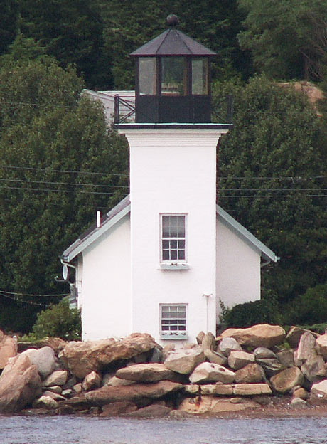 Bristol Ferry Lighthouse - 2004
