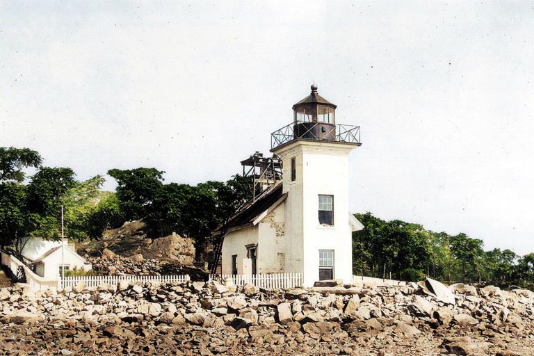 Bristol Ferry Lighthouse - 1917