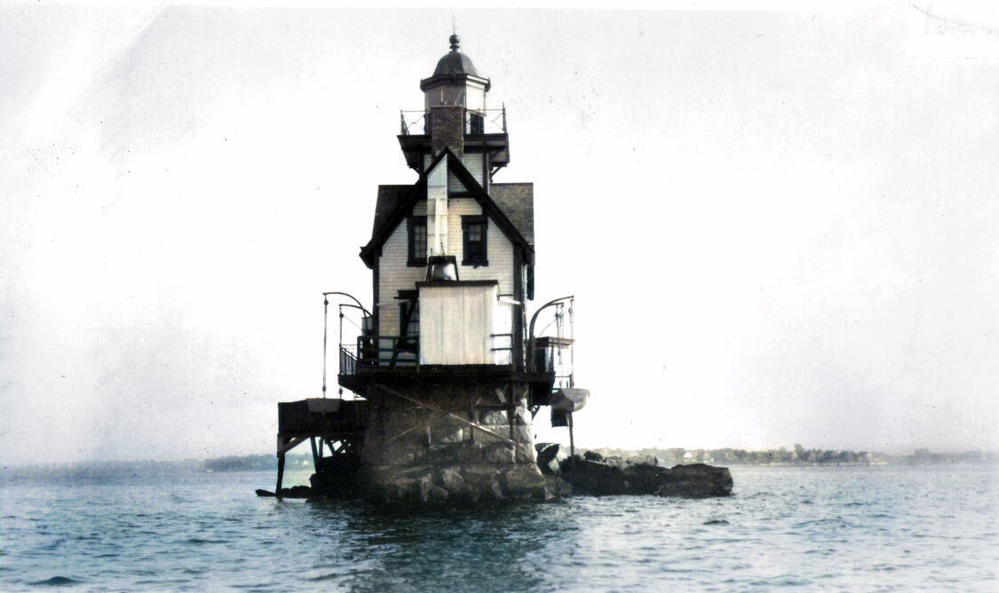 Bullock's Point Lighthouse