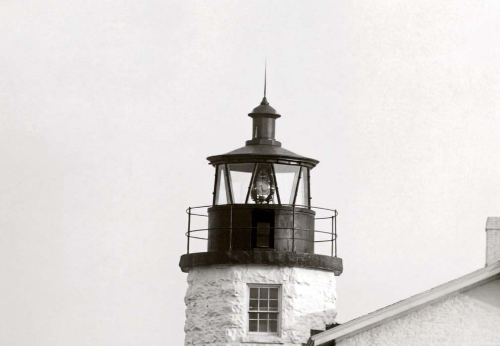 Newport Harbor Lighthouse's Lantern and Fourth Order Fresnel
Lens