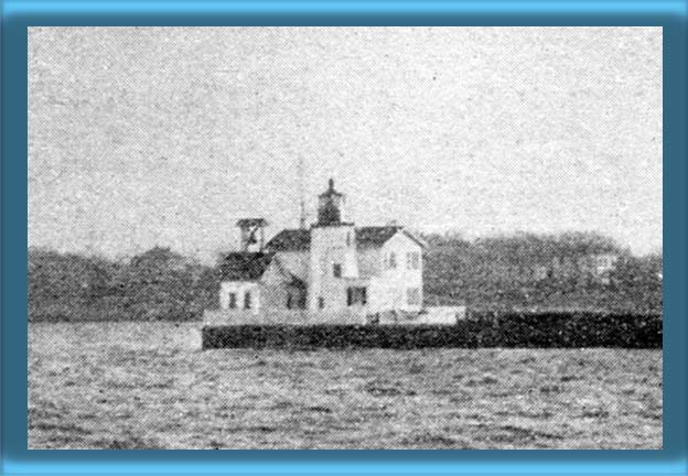 Newport Harbor Lighthouse 1900