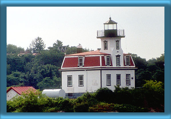 Pomham Rocks Lighthouse