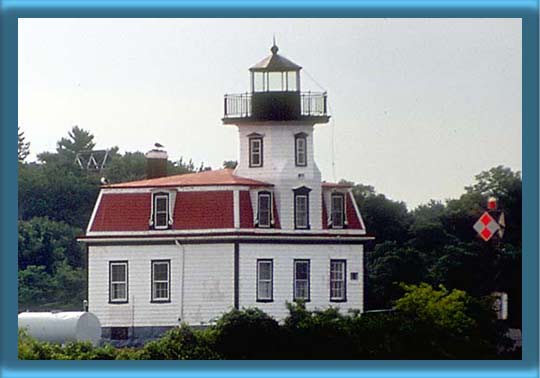 Pomham Rocks Lighthouse