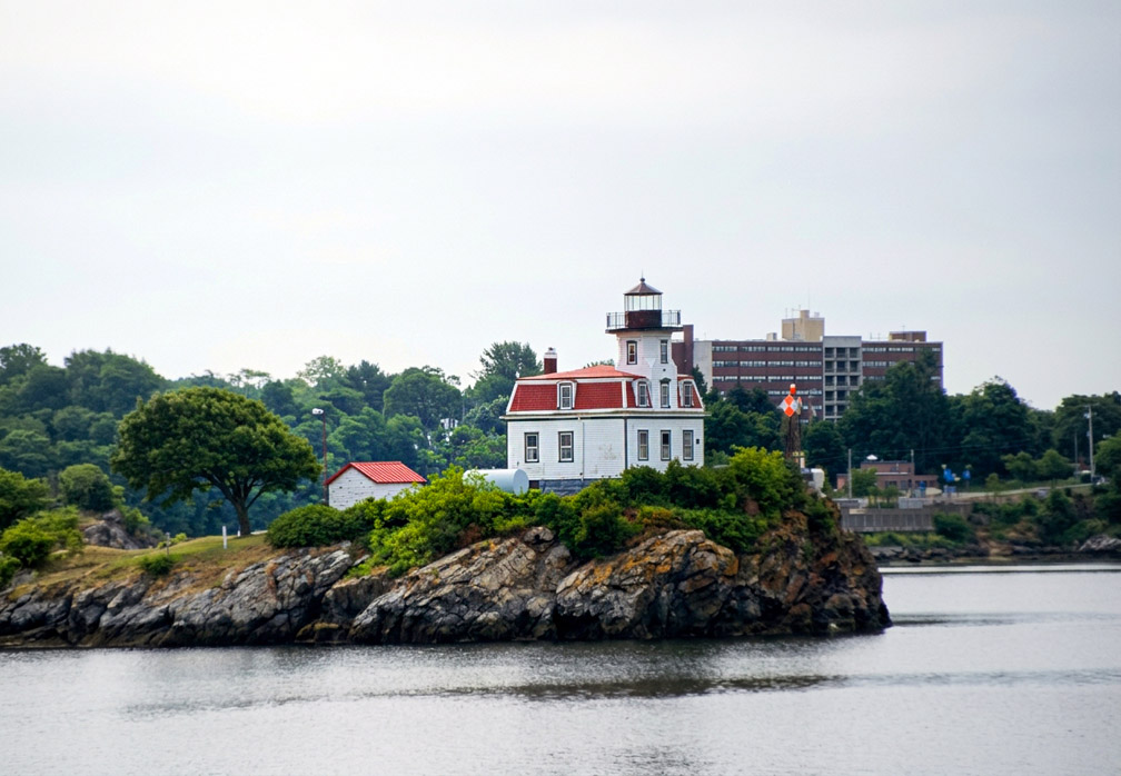 Pomham Rocks Lighthouse