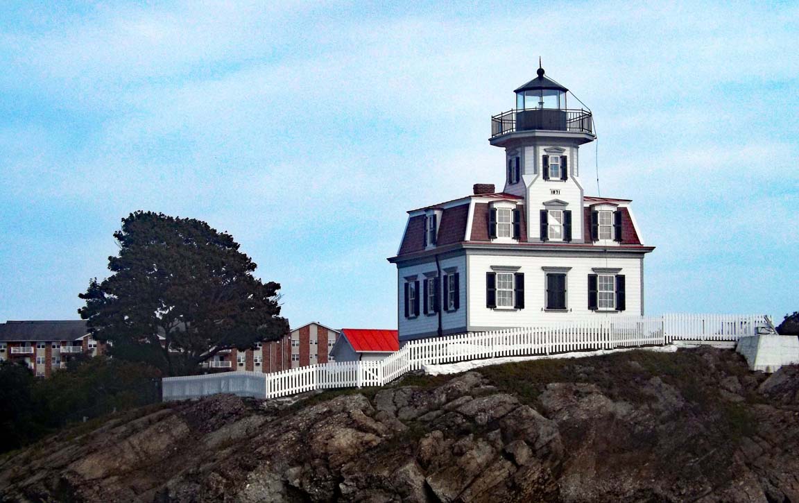 Pomham Rocks Lighthouse