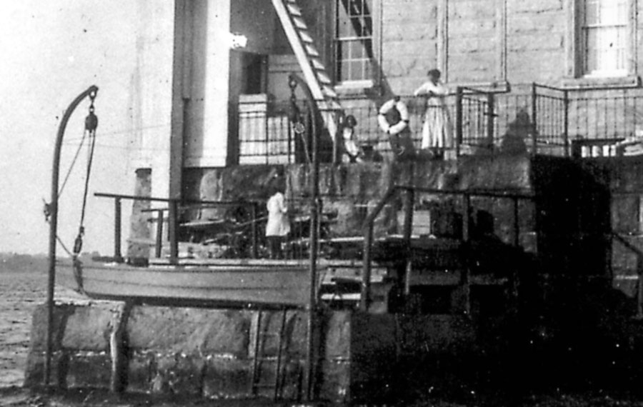 Sabin Point Lighthouse Keeper's Family