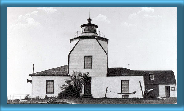 Warwick Lighthouse 1826 - 1932