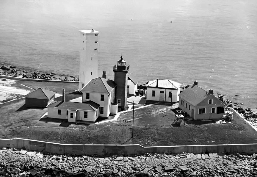  Watch Hill Lighthouse