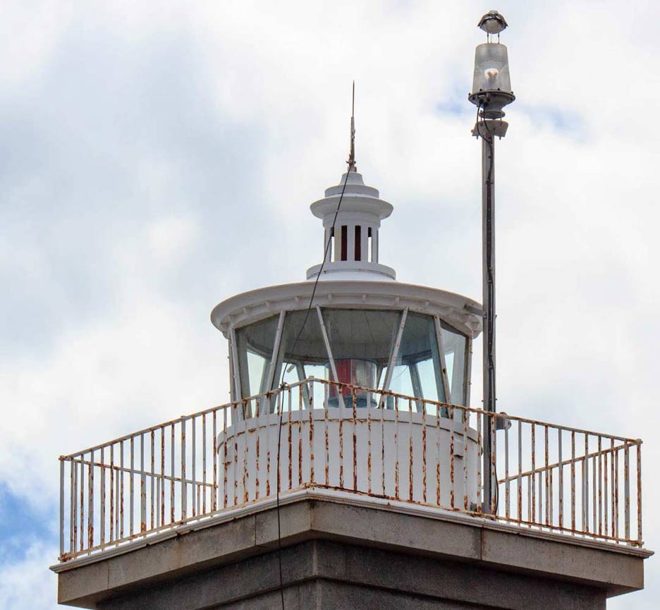 Watch
      Hill Lighthouse's Lantern