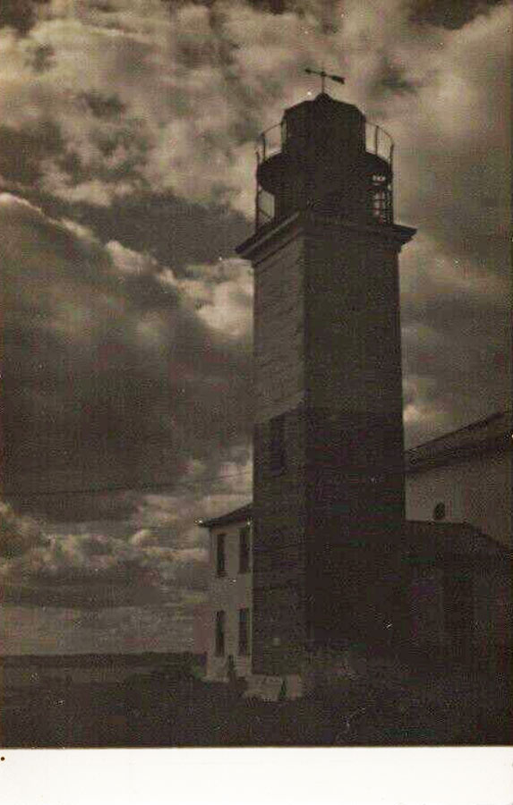 Beavertail Lighthouse Postcard